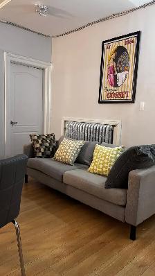 DOWNTOWN TORONTO, QUEEN & BATHURST, 3 BED, 1 BATH APT FOR RENT - Photo 5