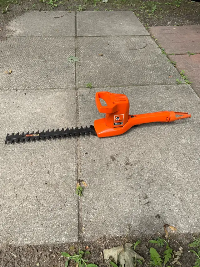 Black & Decker Hedge Trimmer