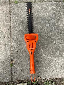Black & Decker Hedge Trimmer - Photo 2