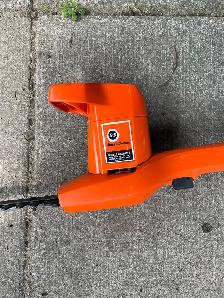 Black & Decker Hedge Trimmer - Photo 3