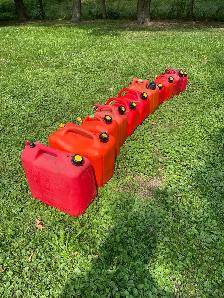 Gasoline Fuel Containers - Photo 2