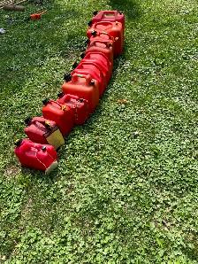 Gasoline Fuel Containers - Photo 4