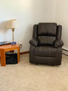Furnished One BedRm. Suite, Non-Smoking, Eastside Suite - Photo 3