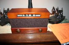Radio ancien a lampes tubes restauré fonctionne tres bien 50$