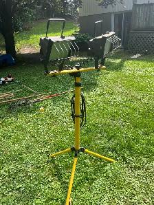 Mastercraft Twin-Head Work Light - Photo 2