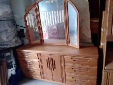 10 pc Oak queen size bedroom suite - Photo 5