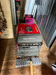 Honda eu 3000is inverter generator - Photo 2