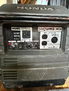 Honda eu 3000is inverter generator - Photo 3
