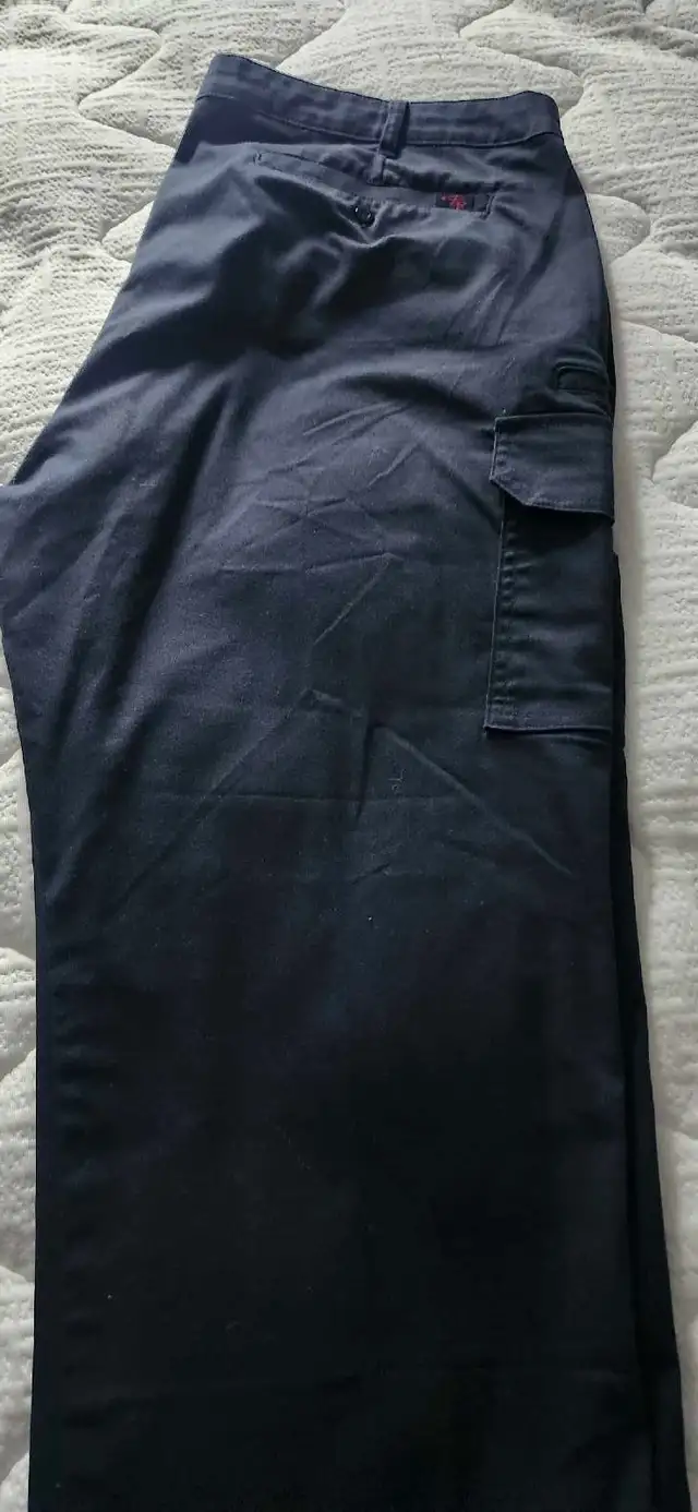 pantalon de travail gr 22 neuf pour femmes 50$