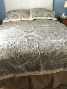 Housse pour lit queen avec 2 couvre-oreillers et juponnage - Photo 2