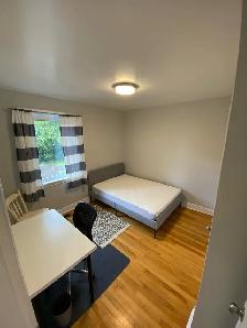 BEDROOM FOR RENT IN LUXURY STUDENT RENTAL NEAR CARLETON U! - Photo 2