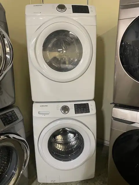 Laveuse sécheuse frontales blanches Samsung ( remis a neuf )