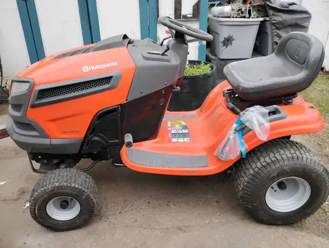 Husqvarna YTA 19K42 hydrostatic tractor STRIPPED FOR PARTS!