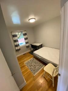 BEDROOM FOR RENT IN LUXURY STUDENT RENTAL NEAR CARLETON U! - Photo 3