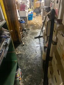 FLOODED BASEMENT? FAST FLOOD DEBRIS REMOVAL – SAME-DAY SERVICE! - Photo 4