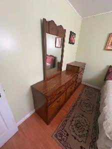 Furnished room for rent in home - Photo 4