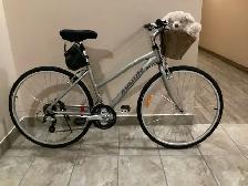 SUPER.   VÉLO. ALLUMINIUM.  TRÈS LÉGER.