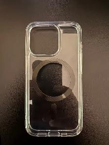 New Otterbox Symmetry Series iPhone 15 Pro, Clear   Megsafe