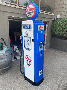 Vintage 1940's Wayne Chevron Gas Pump - Photo 2