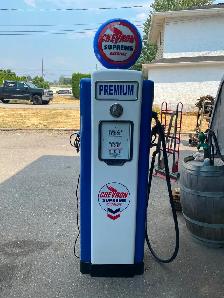 Vintage 1940's Wayne Chevron Gas Pump - Photo 4