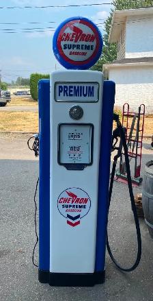 Vintage 1940's Wayne Chevron Gas Pump - Photo 5