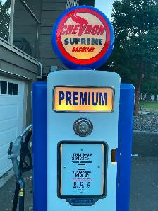 Vintage 1940's Wayne Chevron Gas Pump - Photo 8