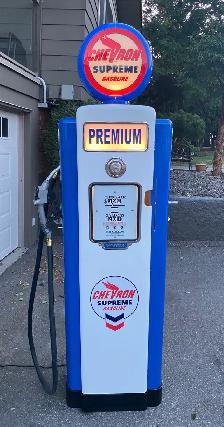 Vintage 1940's Wayne Chevron Gas Pump - Photo 9