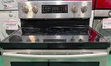 Reconditioned Samsung Glass Top Stove NE59J7630SS/AC (S4368) - Photo 2