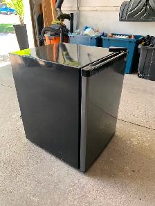 Arctic King Bar Fridge - Photo 3