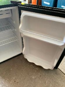 Arctic King Bar Fridge - Photo 5