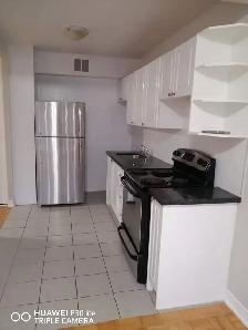 Private Room available in our 2-BedRoom Apt near York University - Photo 6