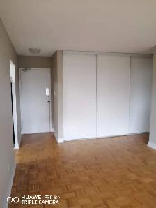 Private Room available in our 2-BedRoom Apt near York University - Photo 8