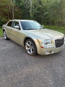 2010 Chrysler 300 Limited - Photo 2