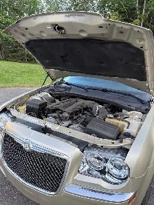 2010 Chrysler 300 Limited - Photo 8