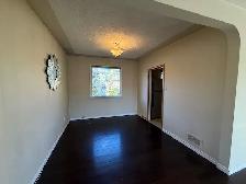 Main floor 2 Bedroom close to the University - Photo 6