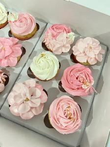 Cupcakes Gift Box , custom cakes, GTA delivery cakes - Photo 5