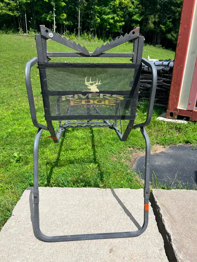 4 hunting tree stands