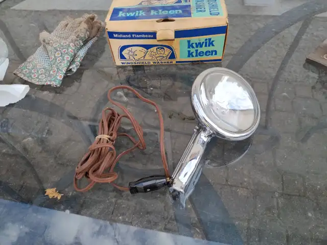 12 volt hand held spot light