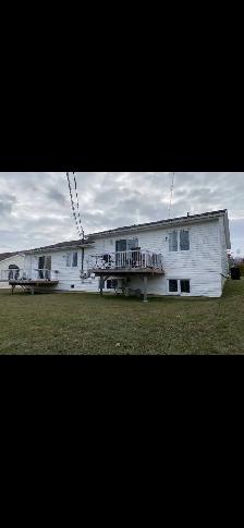 (Duplex) À louer/For rent - Photo 2