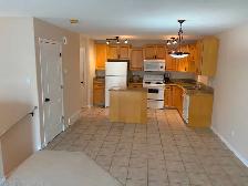 For Rent:  3 Bedroom & 2 Bathroom w Garage West Lethbridge - Photo 5