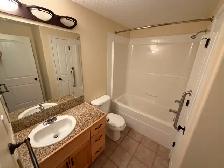 For Rent:  3 Bedroom & 2 Bathroom w Garage West Lethbridge - Photo 9