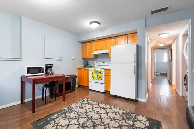 FURNISHED 2 BED OPTIONS IN G.P.-ALL INLCUDED . MOVE IN TODAY