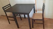 Table and 2 chairs - Photo 2