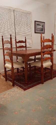 Dining table with 4 chairs - Photo 2