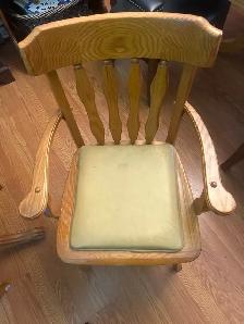 dining table and chairs - Photo 2