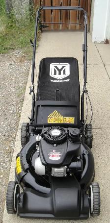 YARDMACHINES REAR BAG SELF PROPELLED GAS LAWNMOWER - Photo 3