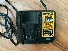 DEWALT DCD985 Hammer Drill and impact drill 5amp battery - Photo 9