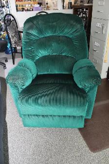 Recliner - Photo 2