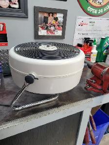 3 speed full tilting floor fan. 15inch - Photo 3