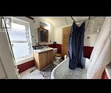 Waterfront House for Sale - Photo 16